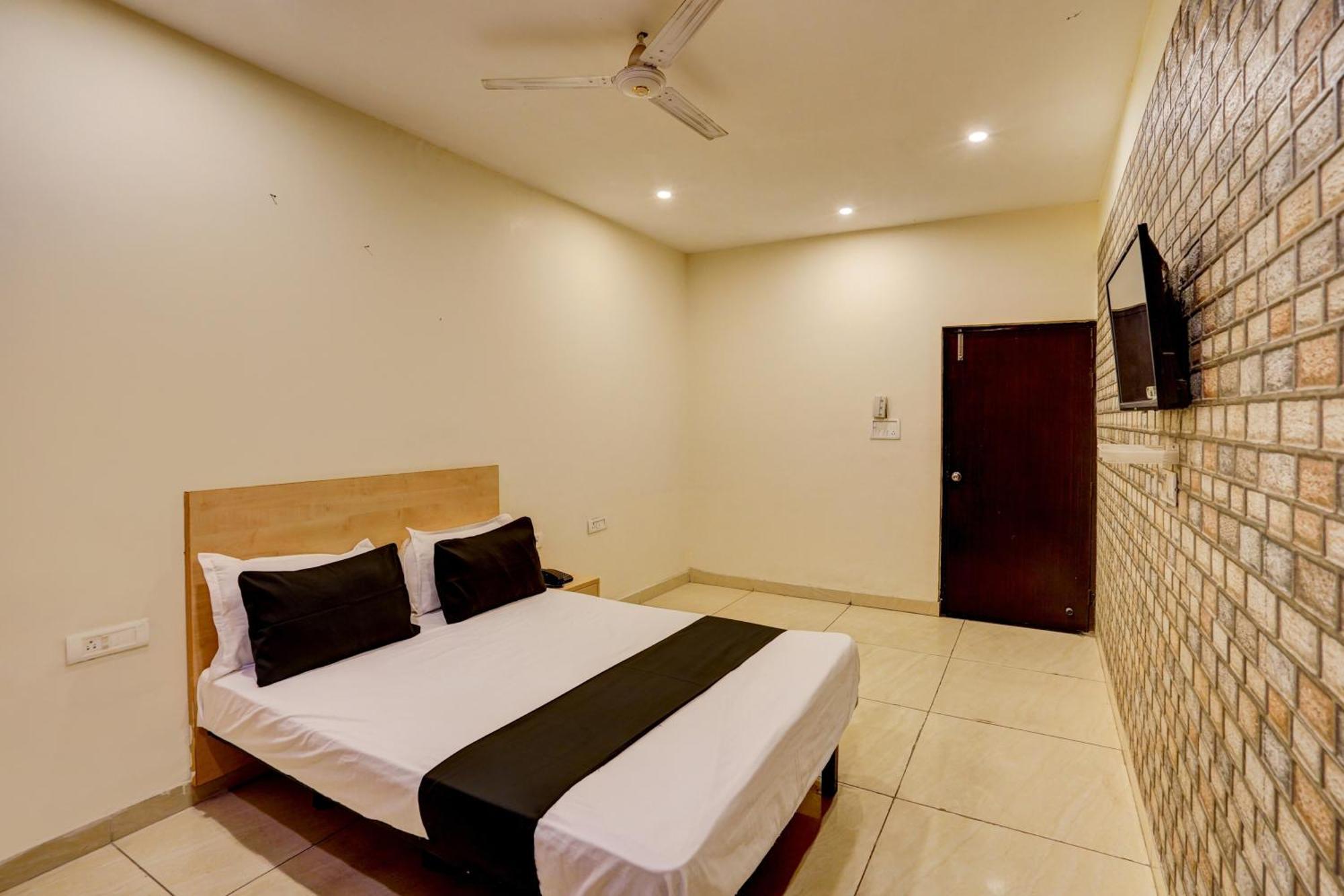 Hotel O Blue Vibes Мірут Екстер'єр фото