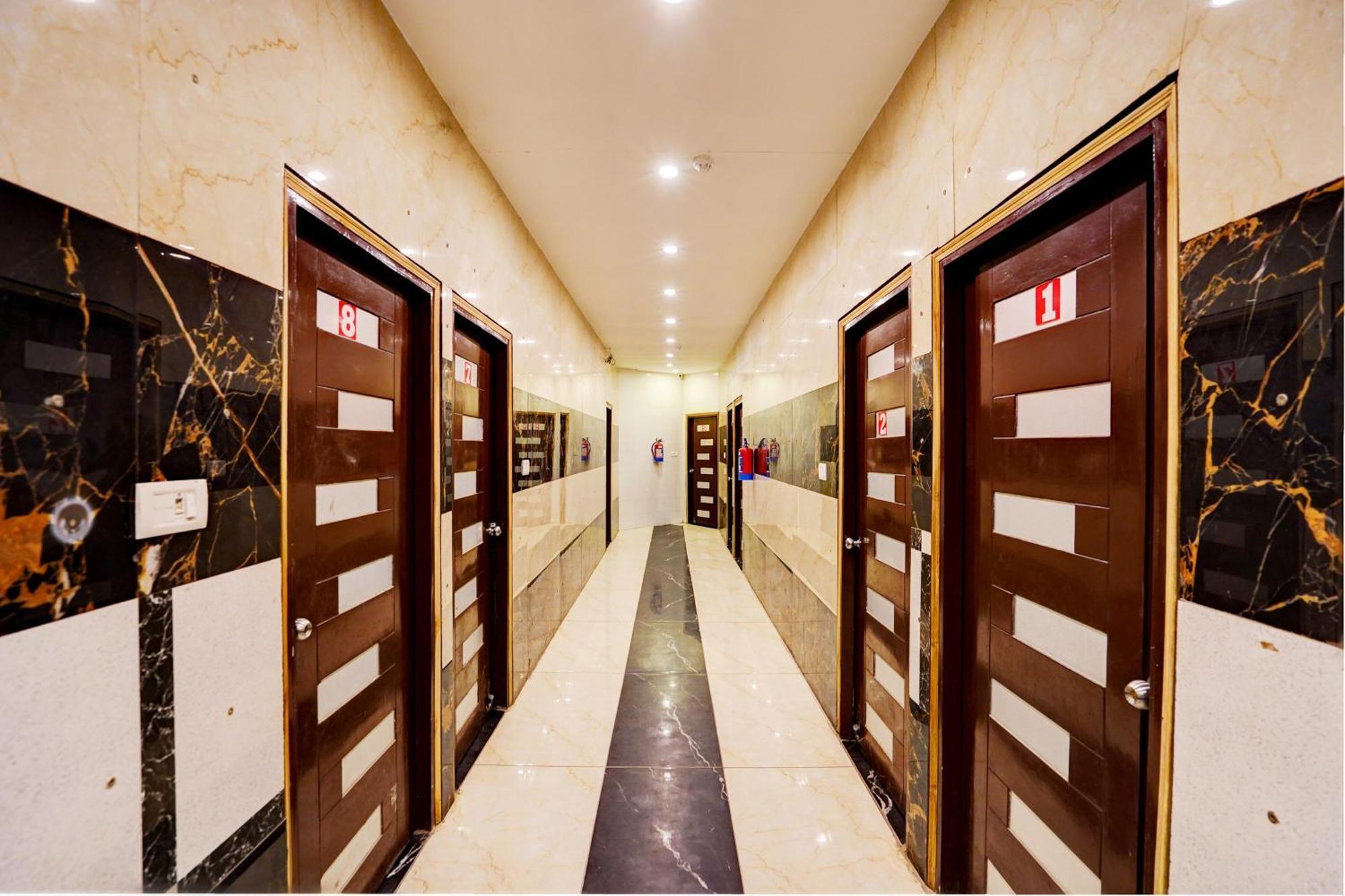 Hotel O Blue Vibes Мірут Екстер'єр фото